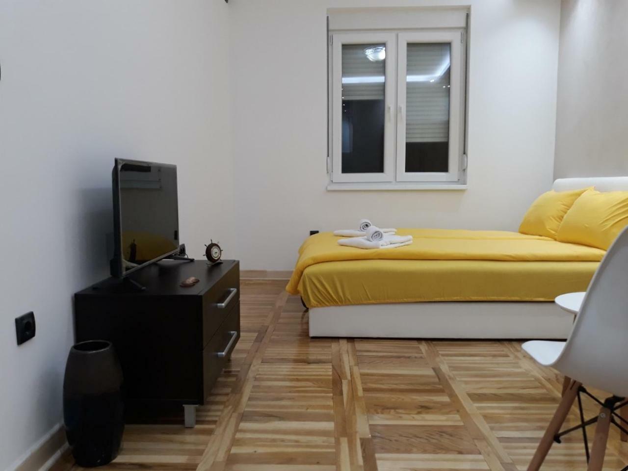 Sweet Yellow Apartment Belgrád Kültér fotó